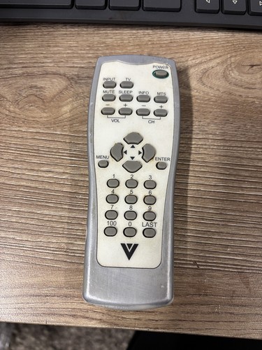 Vizio L13E 13" 4:3 Square 480p LCD HD TV CLASSIC GAMING TELEVISION W OG REMOTE - Picture 10 of 11