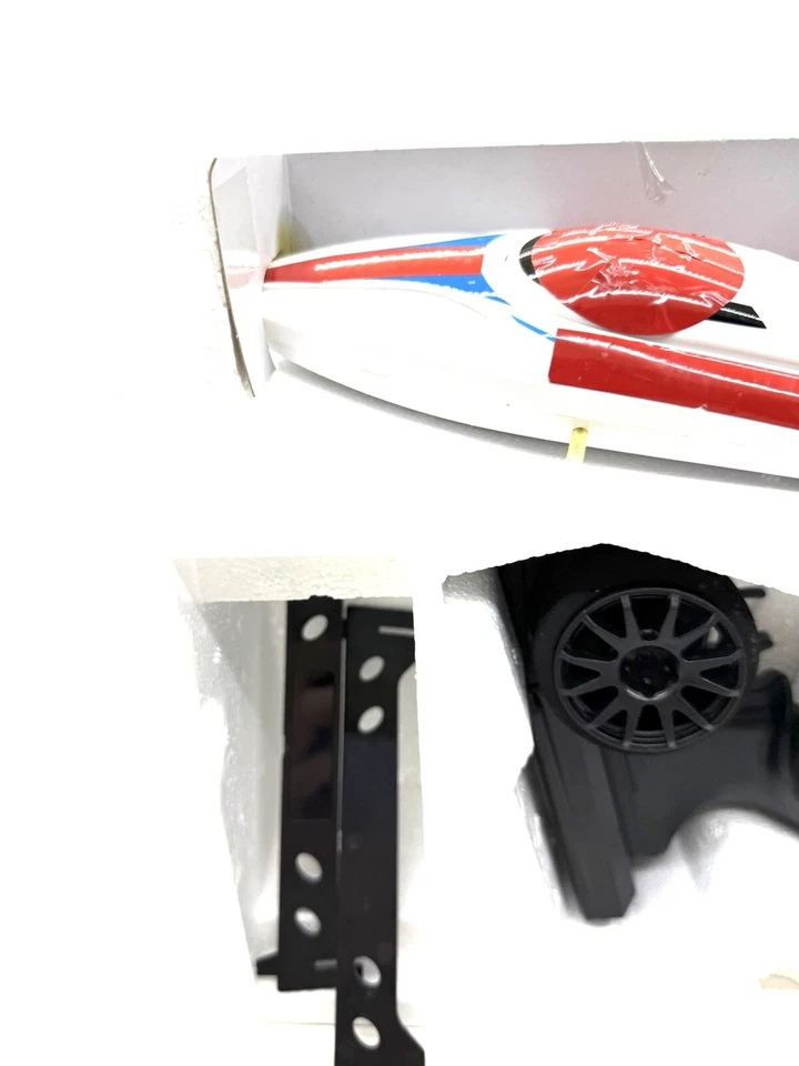 ProBoat React 9 Micro Rc Boat Brushed Rare White Untested - Image 4 of 4