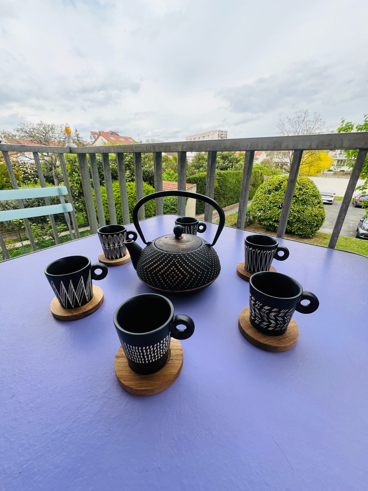 Théière traditionnelle japonaise verte avec 6 tasses céramique et sous-verres bois