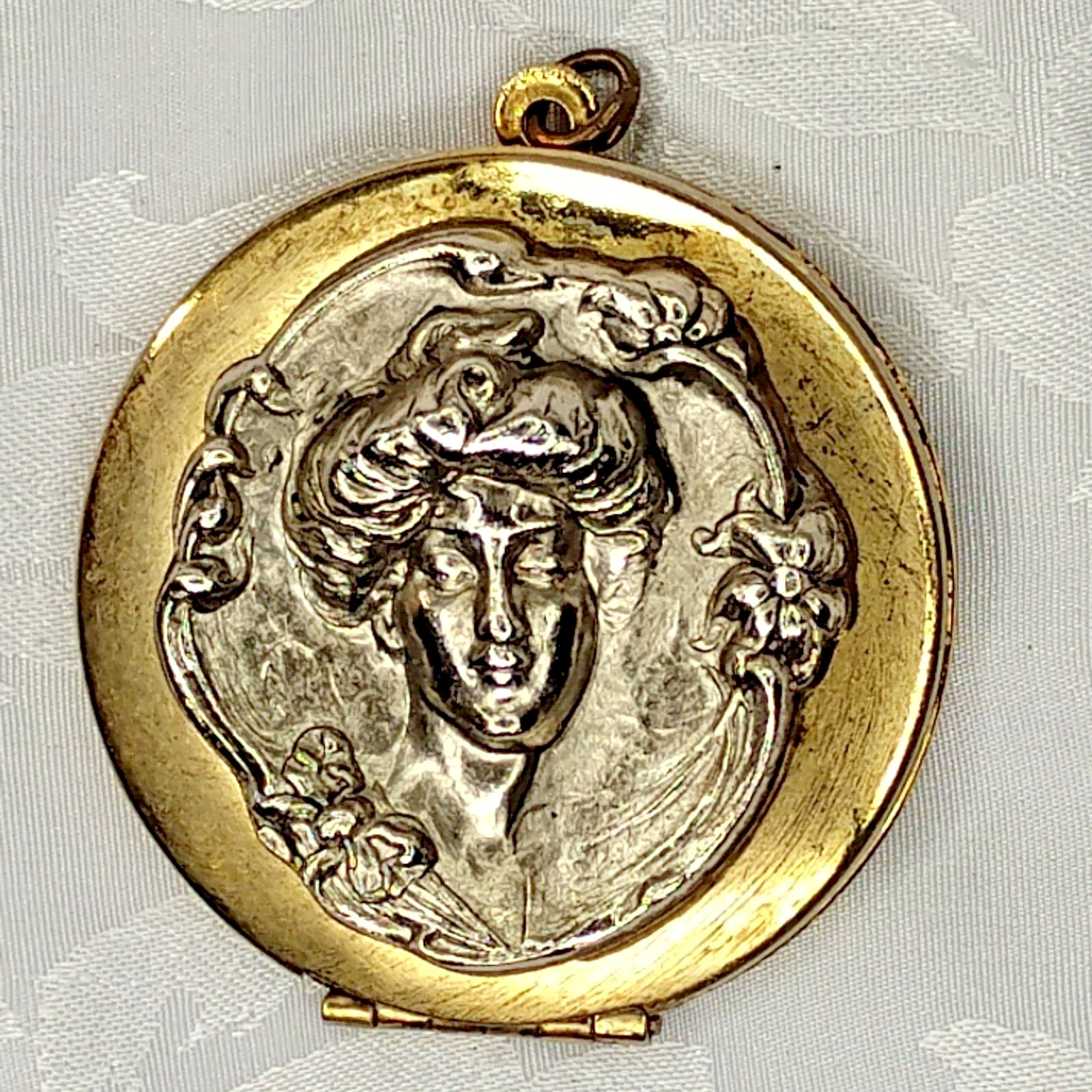 Lady Cameo Locket Pendant Vintage Gold-Tone Silver Color Metal Jewelry Hair Bun