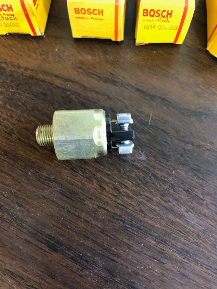 VOLKSWAGEN TIPO L ESCARABAJO 1200cc MANUAL, INTERRUPTOR LUZ DE FRENO 1961-65. Foto 3 de 3