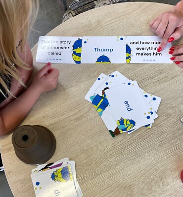 Kinder Monster Spiel - 4 Spiele in 1 Packung!  Neues Lese- und Zählspiel!