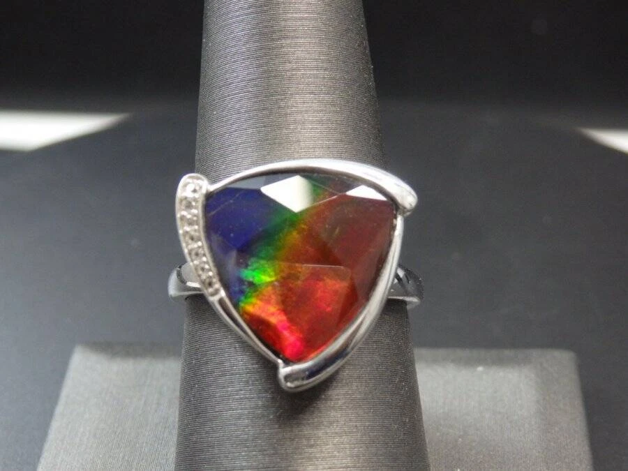 Anillo Triángulo Ammolita Canadiense Gemas Ammolita y Topacio Talla Esterlina 9 Nuevo Sin Etiquetas Foto 3 de 4