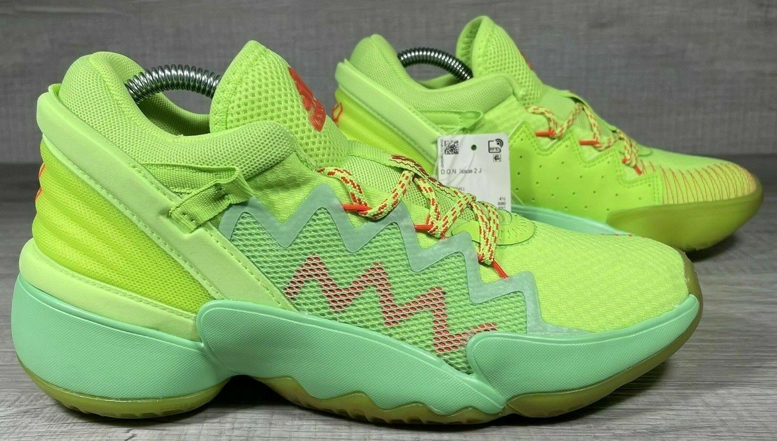 apuntalar Respetuoso del medio ambiente Hazme Adidas X Marvel D.O.N. Issue 2 Spidey Sense Basketball Shoes FW8747 Boys Sz  4 | eBay