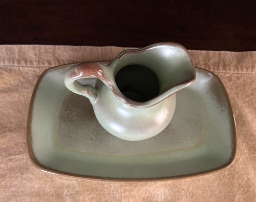 Frankoma Pottery Prairie Green Rectangle Dish And Pitcher - Picture 8 of 9