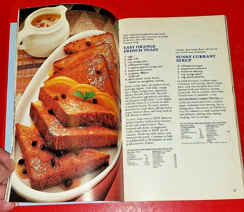 Pillsbury Breakfast & Lunches for families on the go! fast & easy recipes 1985 - Picture 3 of 6