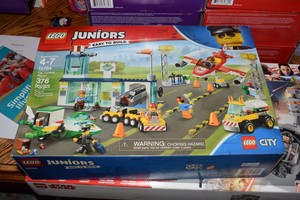 lego juniors city central airport