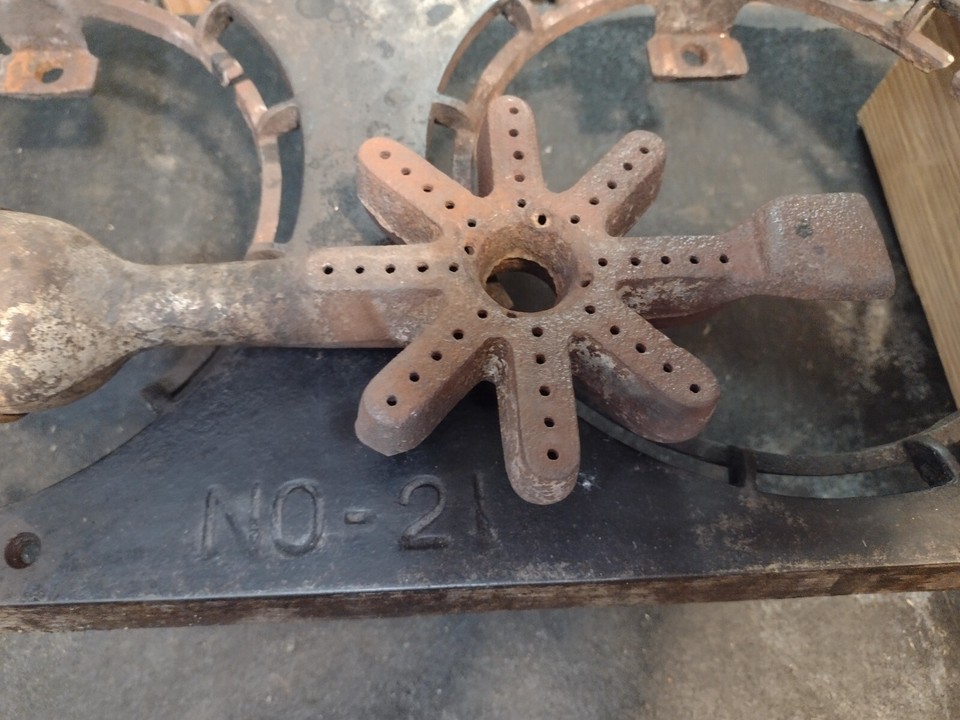 Vintage Wedgewood No. 21 TwoBurner Cast Iron Camp Stove, Parts/Repair