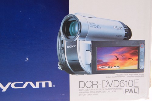 SONY DCR-DVD610E PAL Handycam Video Camera Camcorder NOS NEW Boxed- MINT- RARE! - Picture 11 of 11