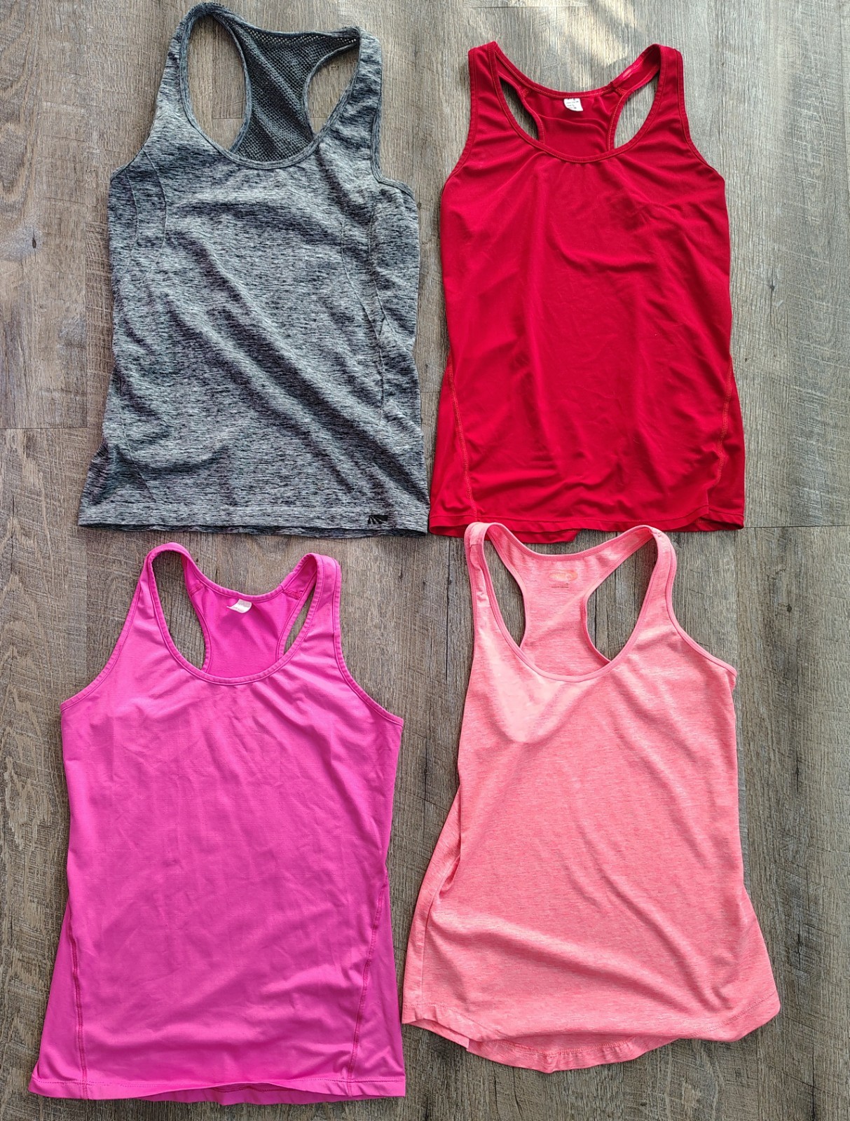 Women's Lot Of Athletic Tank Tops. Size Small/Medium.  4 Tops.