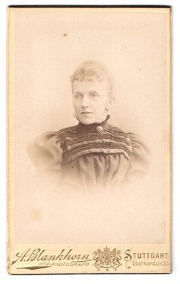 Fotografie Albert Blankhorn, Stuttgart, Eberhardtstraße 55, Portrait einer jung 