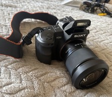 Sony A200 Digital SLR Camera 10.2MP with 18-70mm Lens and Case