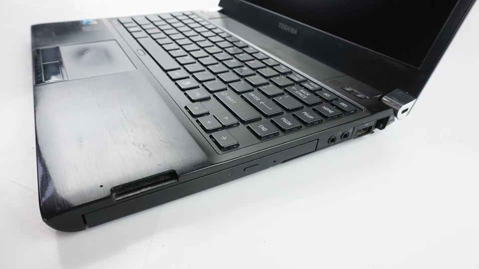 Cheap Toshiba 13.3" Laptop Intel i3 Up To 2.4GHz 8GB RAM 128GB SSD Windows 10 - Image 4 of 4