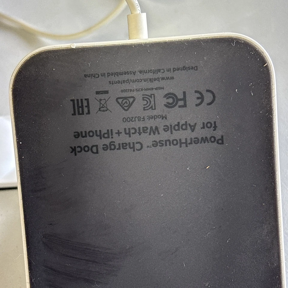 Base de carga Belkin F8J200TTWHT potente para Apple Watch iPhone Foto 4 de 4