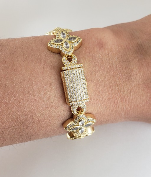 Alternate view of Women 14k Gold Plated Clover Flower Bracelet 7.5"