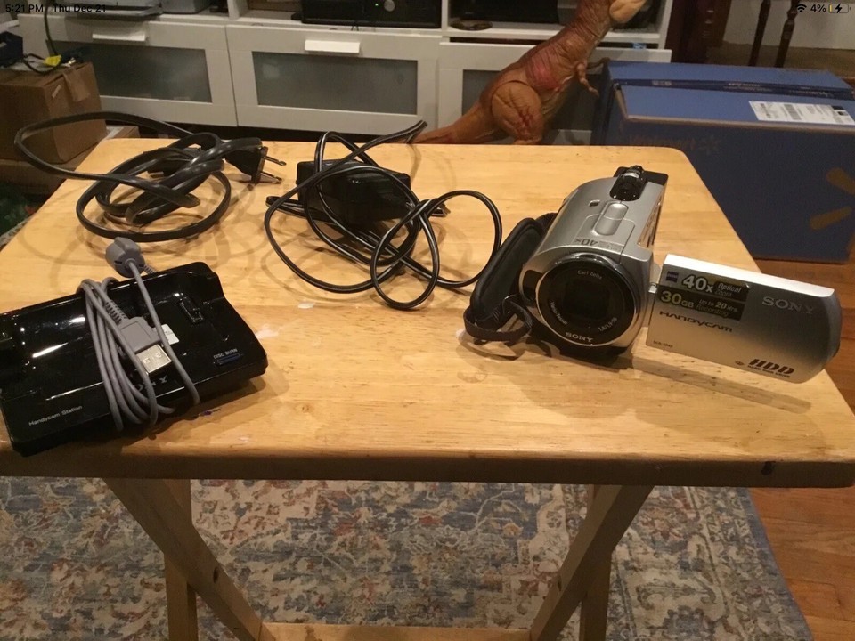 Sony Handycam DCRSR42 Camcorder Video Camera 40X Nightshot Station