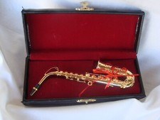 Saxophone Miniature 6" L With Stand Much Detail Great Music Gift Brand NEW