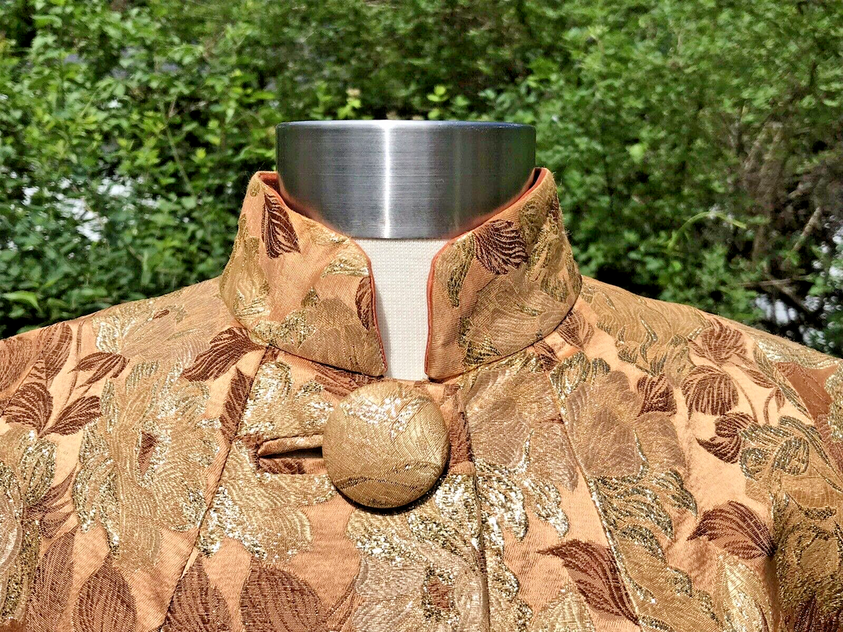 VINTAGE BETTY HIGGINS HAWAII LAME BROCADE ORIENTAL DINNER COAT 