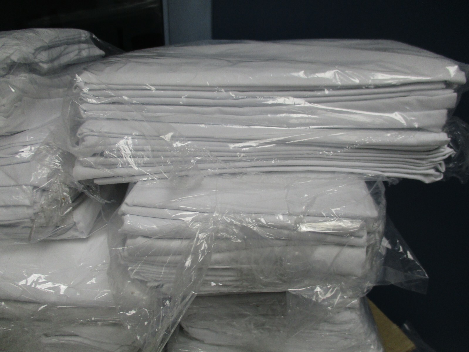 LOT OF 32 NEW WHITE HOTEL PILLOW CASES COVERS T-200 STANDARD SIZE | HOT SALE