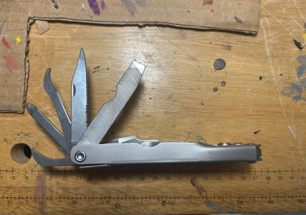 Multi Tool, Schrade Tough Tool ST1N, 21 function, Used