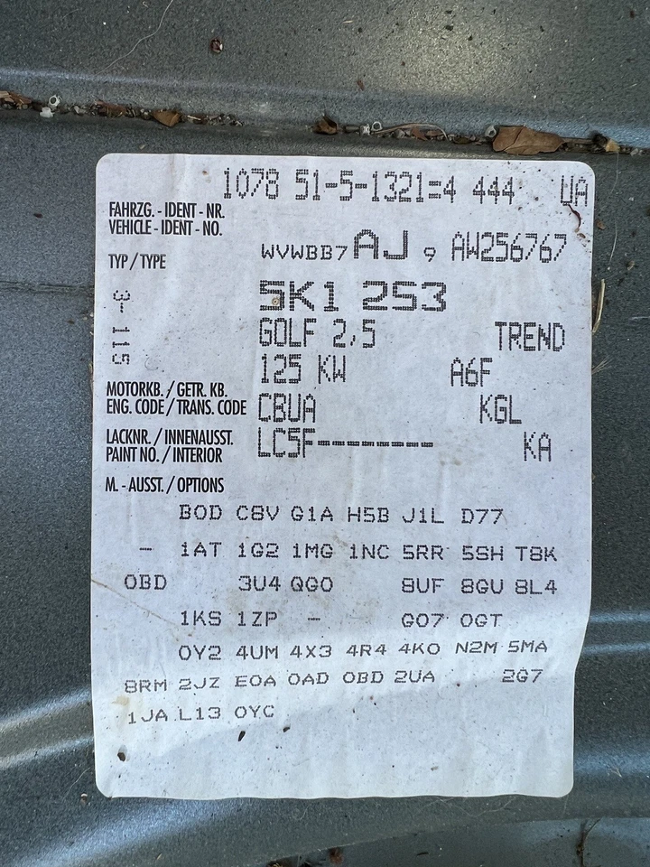 Capa de para-choque traseira Volkswagen Golf 2010-2014 fabricante de equipamento original. RETIRADA LOCAL - Imagem 2 de 4