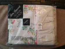 New Vintage  Lady Pepperell Twin Flat Sheet With Flowers Ruffled  Edge SHARON 