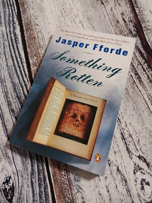Something Rotten (Thursday Next Novels) - Paperback - VERY GOOD