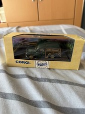 Corgi Classic Vehicles 96870 Morris Minor Traveller