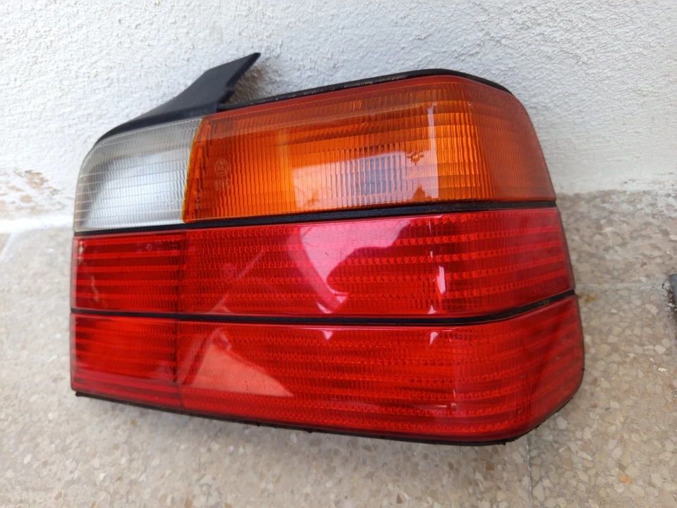 Faro Posteriore Destro BMW SERIE 3 E36 - Immagine 2 di 3