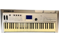 Yamaha MM6 Silver Digital Keyboard - UNTESTED