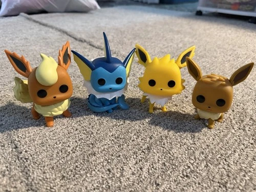 Funko Pop! Pokémon Vinyl Figure Set Eevee, Flareon, Vaporeon, Jolteon - 4 Pack