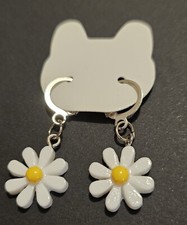 White Daisy Flower Earrings Women Silver Leverback Drop Dangle Classic Daisy