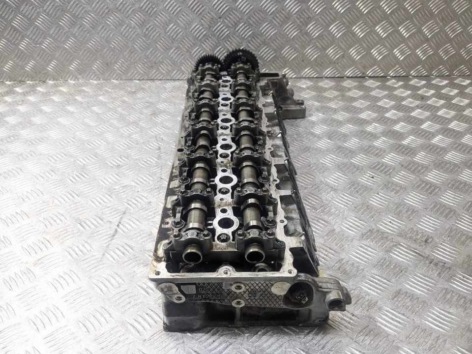 BMW 6 SERIES F06 CYLINDER HEAD & CAMSHAFTS 3.0 D 640D / N57D30B DIESEL 2014 - Image 2 of 4