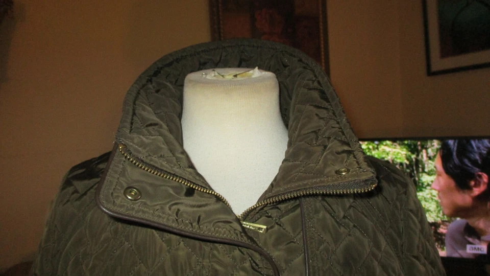 COLE HAAN GREEN PUFFER DESIGNER JACKET S - Image 2 of 4
