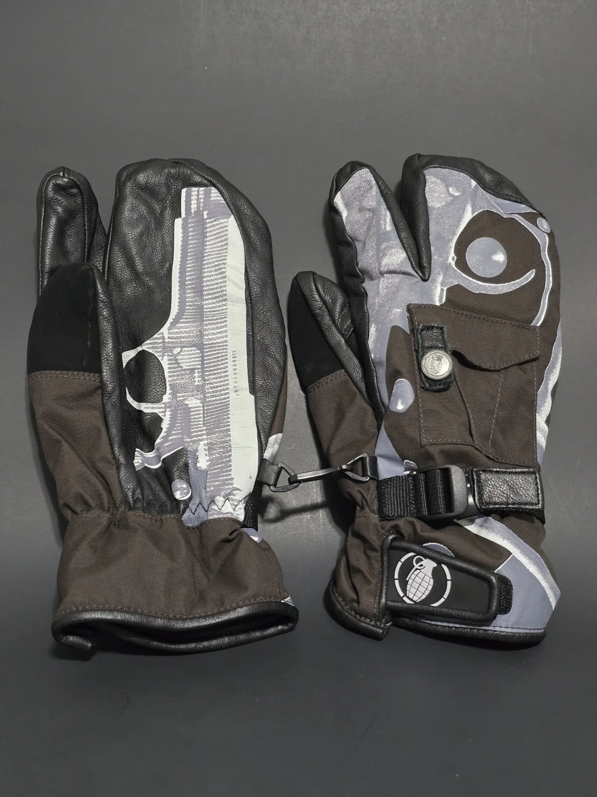 RARE Grenade Gloves Trigger Finger Mittens Gun Design Size Large Snowboard Ski