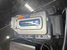SONY Digital Handycam DCR-TRV17 Carl Zeiss Vintage Camcorder Works with Charger