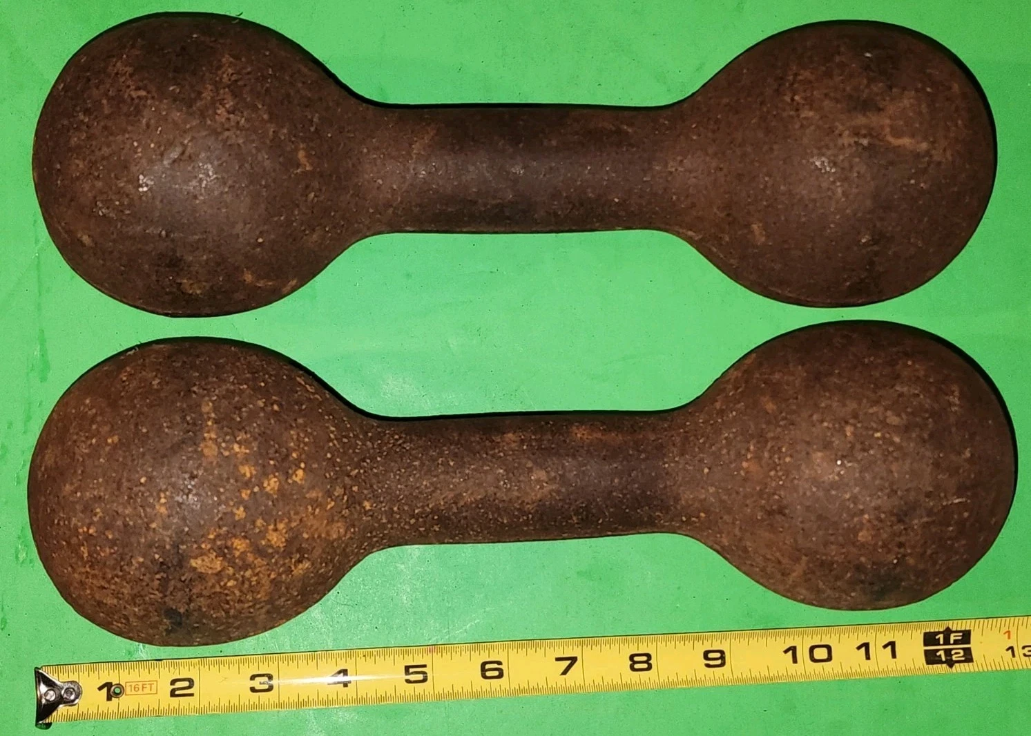 Pair of Antique One Piece Solid Cast Iron Dumbbells 16 lb 8 oz and 16 lb 6oz
Opens in a new window o