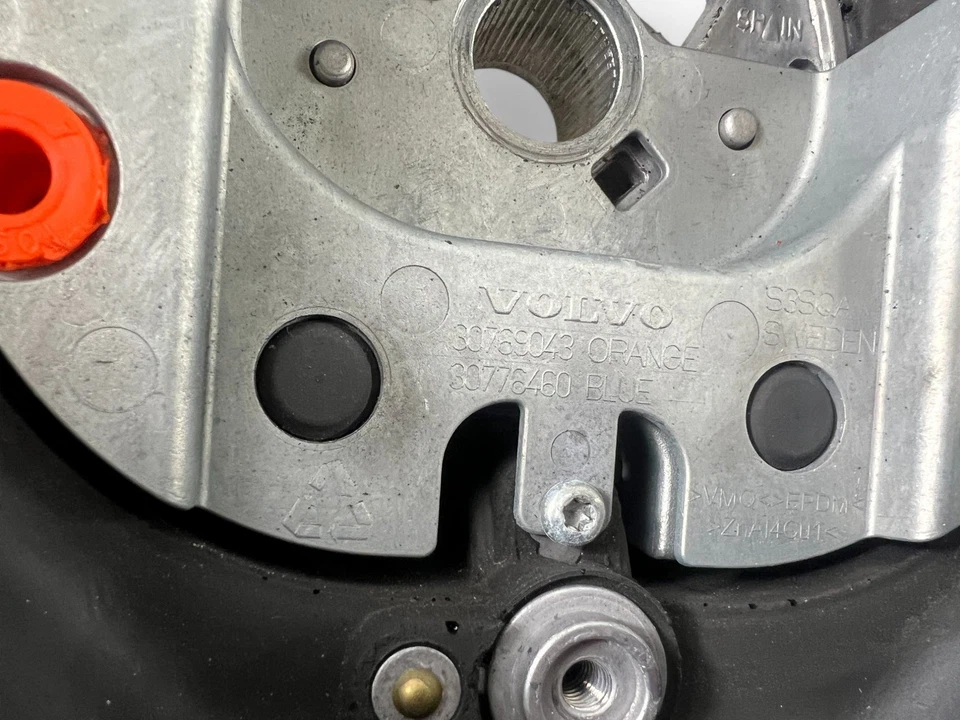 VOLVO S60 I Steering Wheel 30769043 30776460 29532531 - Image 3 of 4