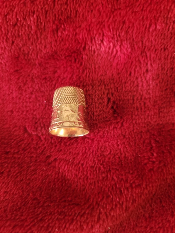 Dedal antiguo grabado oro 14K talla 6 Foto 4 de 4