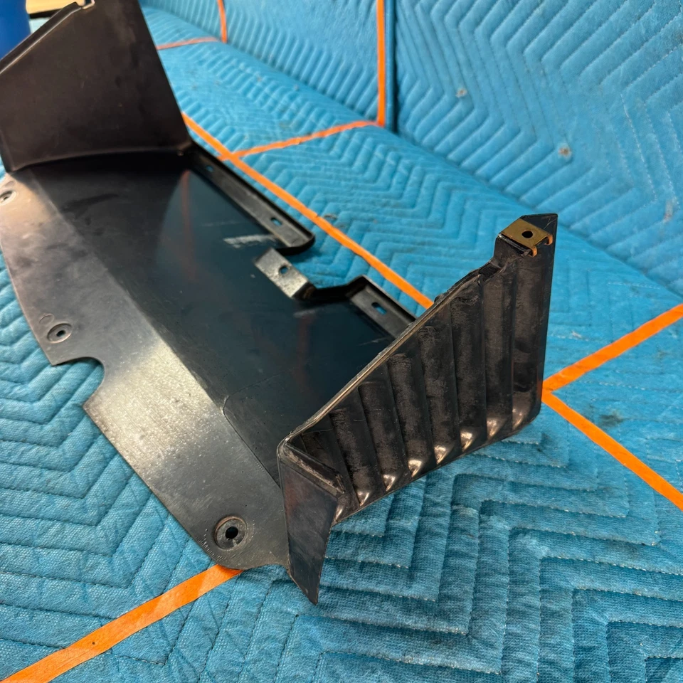 Chrysler TC MASERATI 1989-1991 46 K conducto de admisión de flujo de aire central OEM Foto 2 de 4