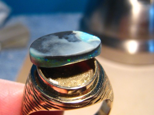 Large Men's Black Opal Ring -- 13 grams of solid 14k Yellow Gold - Picture 10 of 13