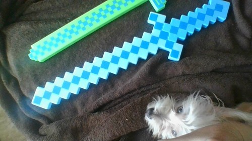Minecraft Swords: Both Light Up/Make Noise Blue 2' AND Green Pixal Diamond 21" - Foto 6 di 13