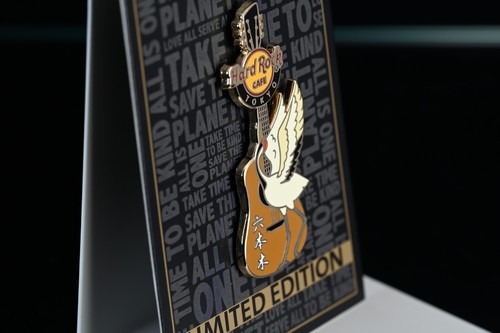 Hard Rock Cafe TOKYO Roppongi City Guitar Crane Pin Badge Limited Edition - Picture 5 of 12