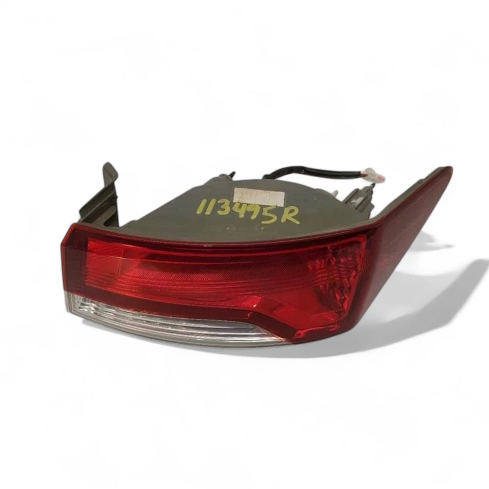 2010-2013 KIA FORTE KOUP Right Passenger Taillight - Quarter Panel Mounted OEM - Image 2 of 4