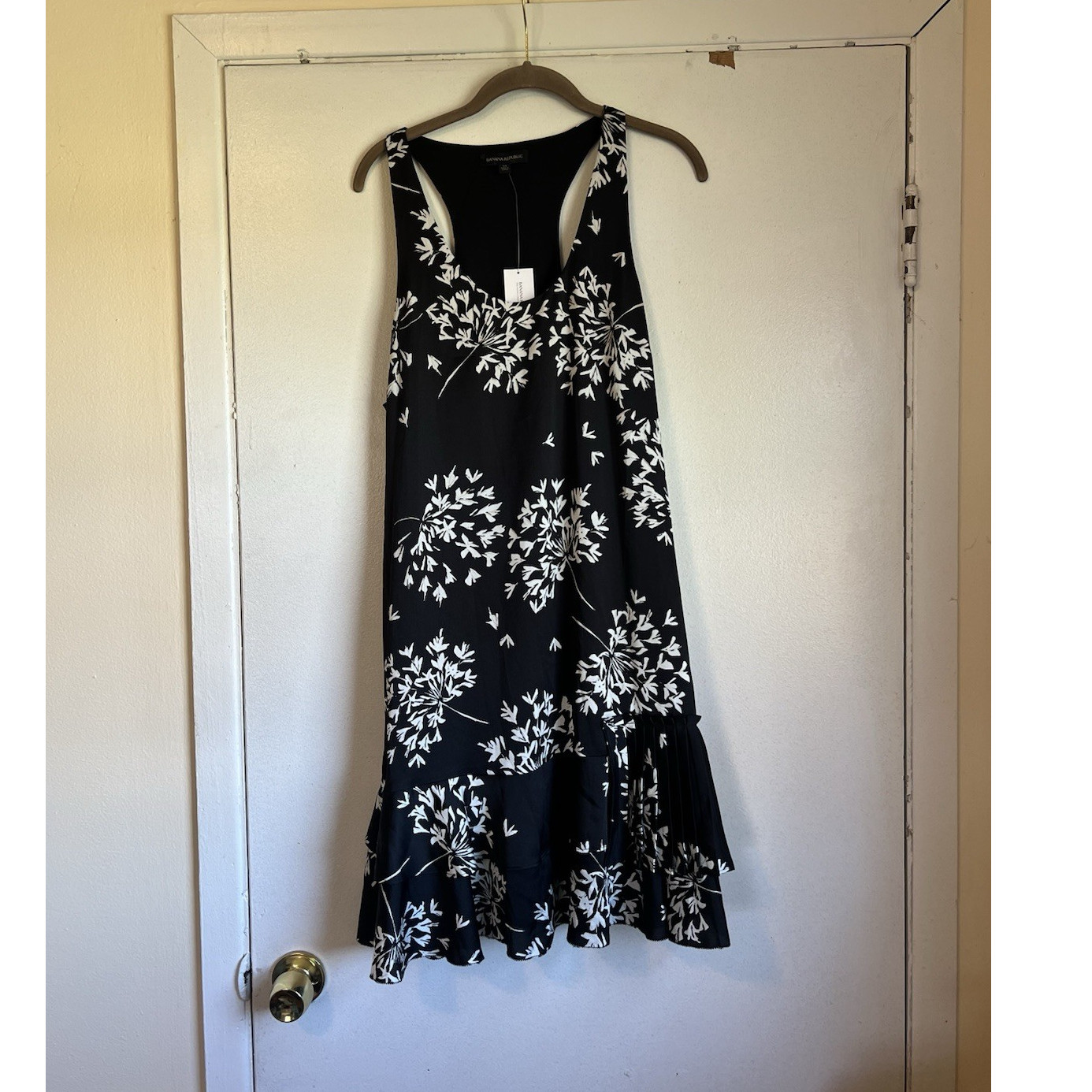 Banana Republic Black White Floral Ruffle Racerback Dress Sleeveless NWT  Sz 14