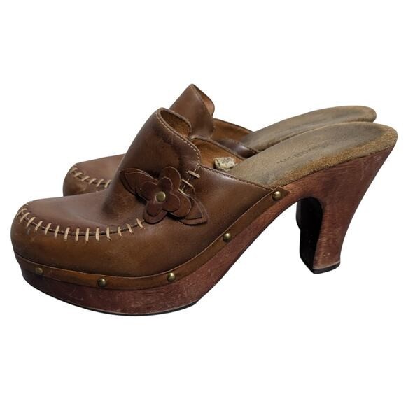 Vintage Y2K Xhileration Mule Womens 9.5 Leather Heeled Clog Cottage Boho 90s