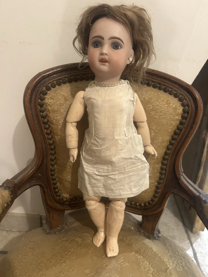 RAVISSANTE PETITE POUPÉE ANCIENNE BÉBÉ JUMEAU A RESTAURER  - Photo 2/4