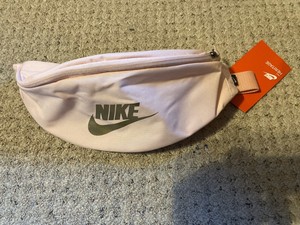 nike pink fanny pack