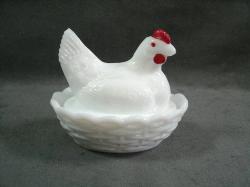 Vintage Large Westmoreland 3.5” Milk Glass Hen On Nest  Painted Comb Split Tail