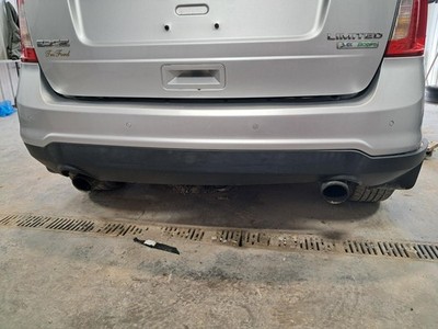 Used Rear Bumper Assembly Rear fits: 2013 Ford Edge w/o tow package w/park assis